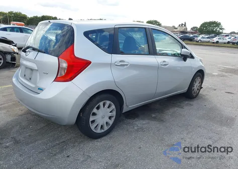 2015 Nissan Versa Note S (Sr)/S Plus/Sl/Sr/Sv z USA, uszkodzony, nr VIN 3N1CE2CP4FL402508